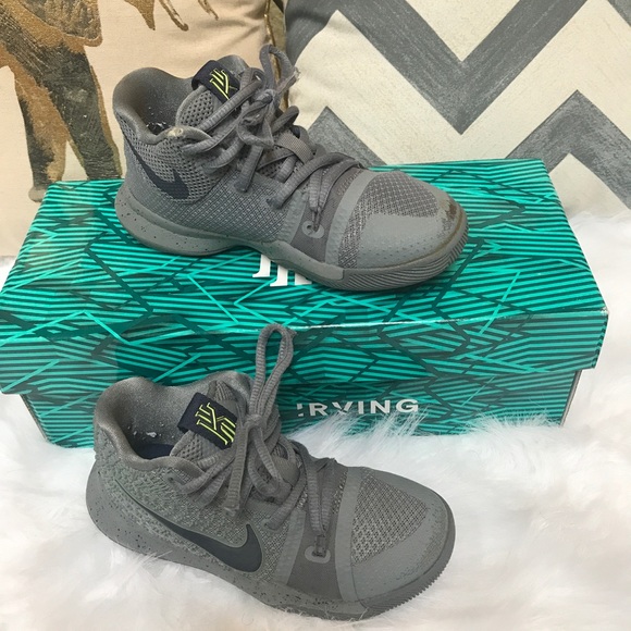 kyrie irving gray shoes